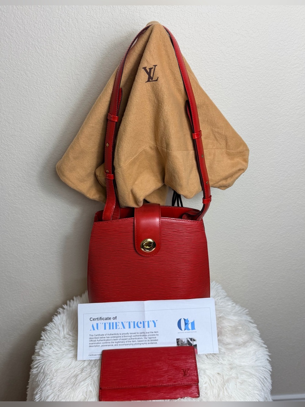 Louis Vuitton Cluny MM Castilian Red Epi Leather Shoulder Bag w/Matching Wallet